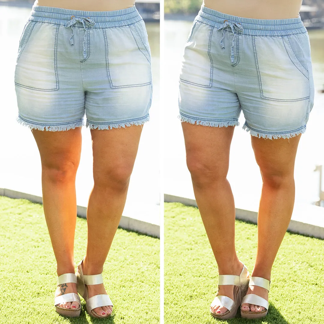 Chic California Shorts, Pale Blue