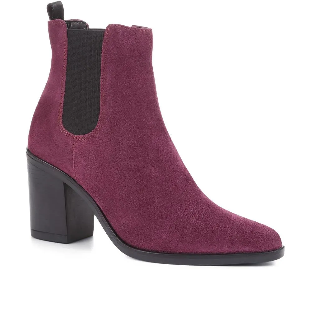 Heeled Chelsea Boots - CLAIR / 322 538