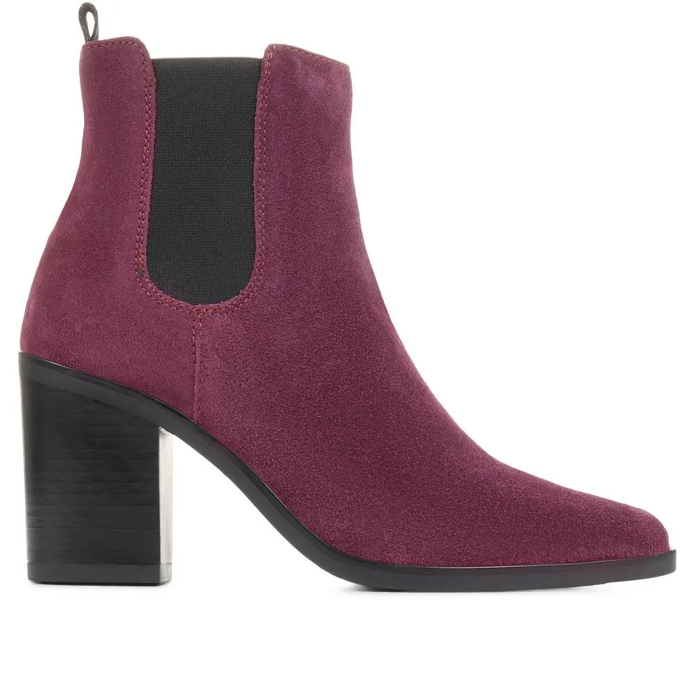 Heeled Chelsea Boots - CLAIR / 322 538