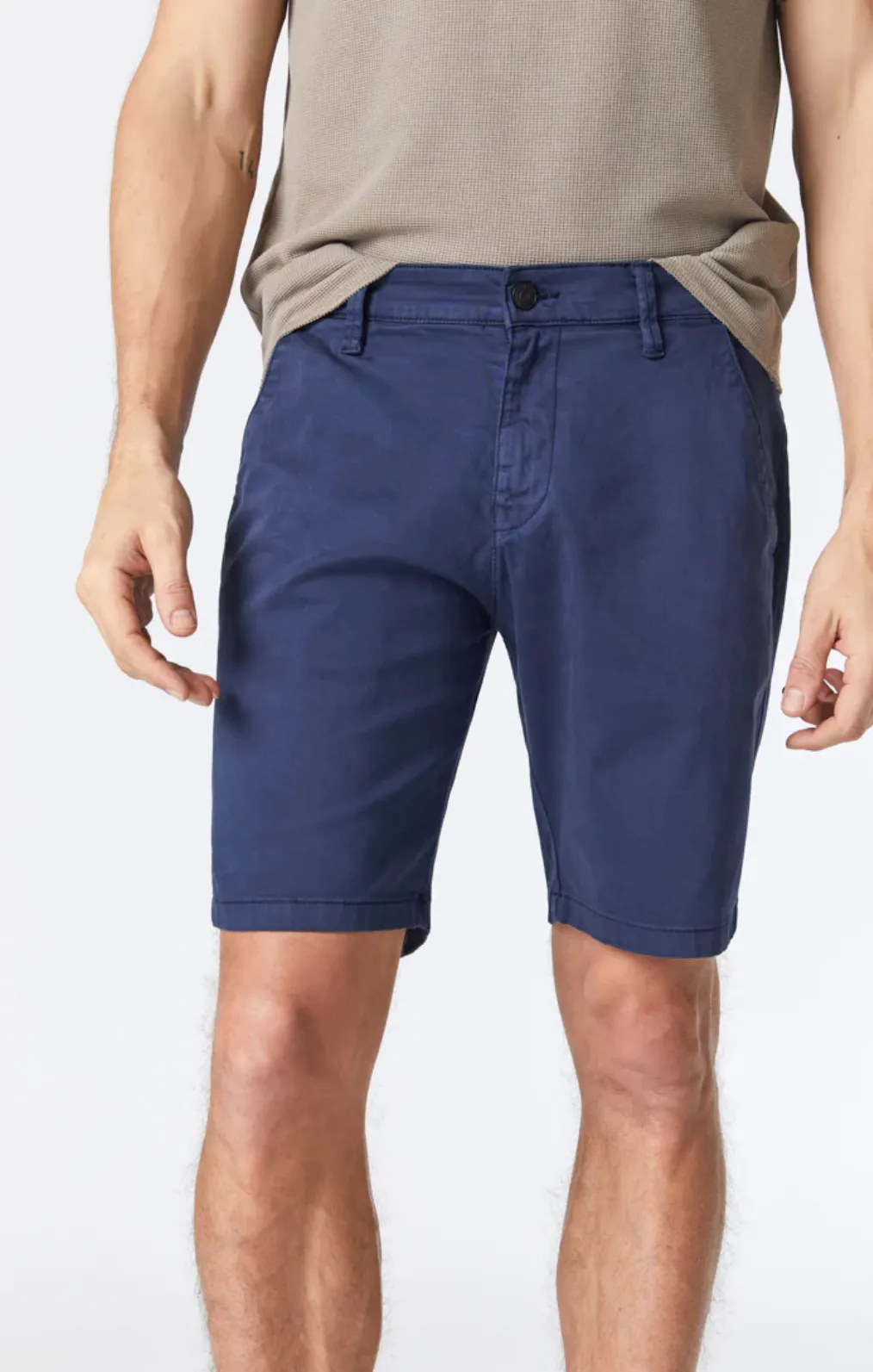 Jacob twill shorts in dark navy.