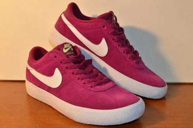 Nike SB Bruin Low Men's True Berry Suede Shoes Size 6