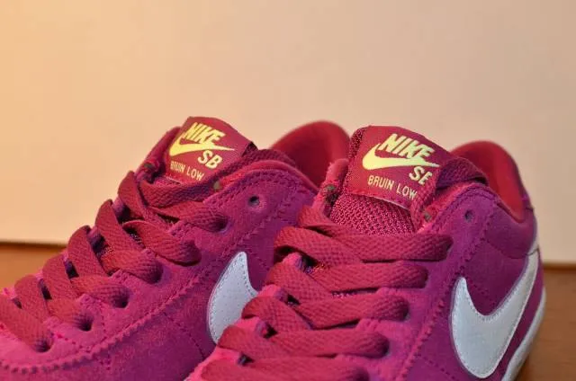 Nike SB Bruin Low Men's True Berry Suede Shoes Size 6