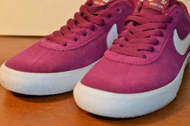 Nike SB Bruin Low Men's True Berry Suede Shoes Size 6