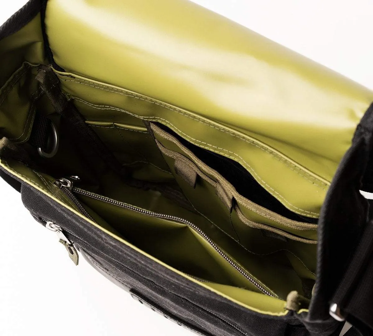 Black Green Roam Field Bag