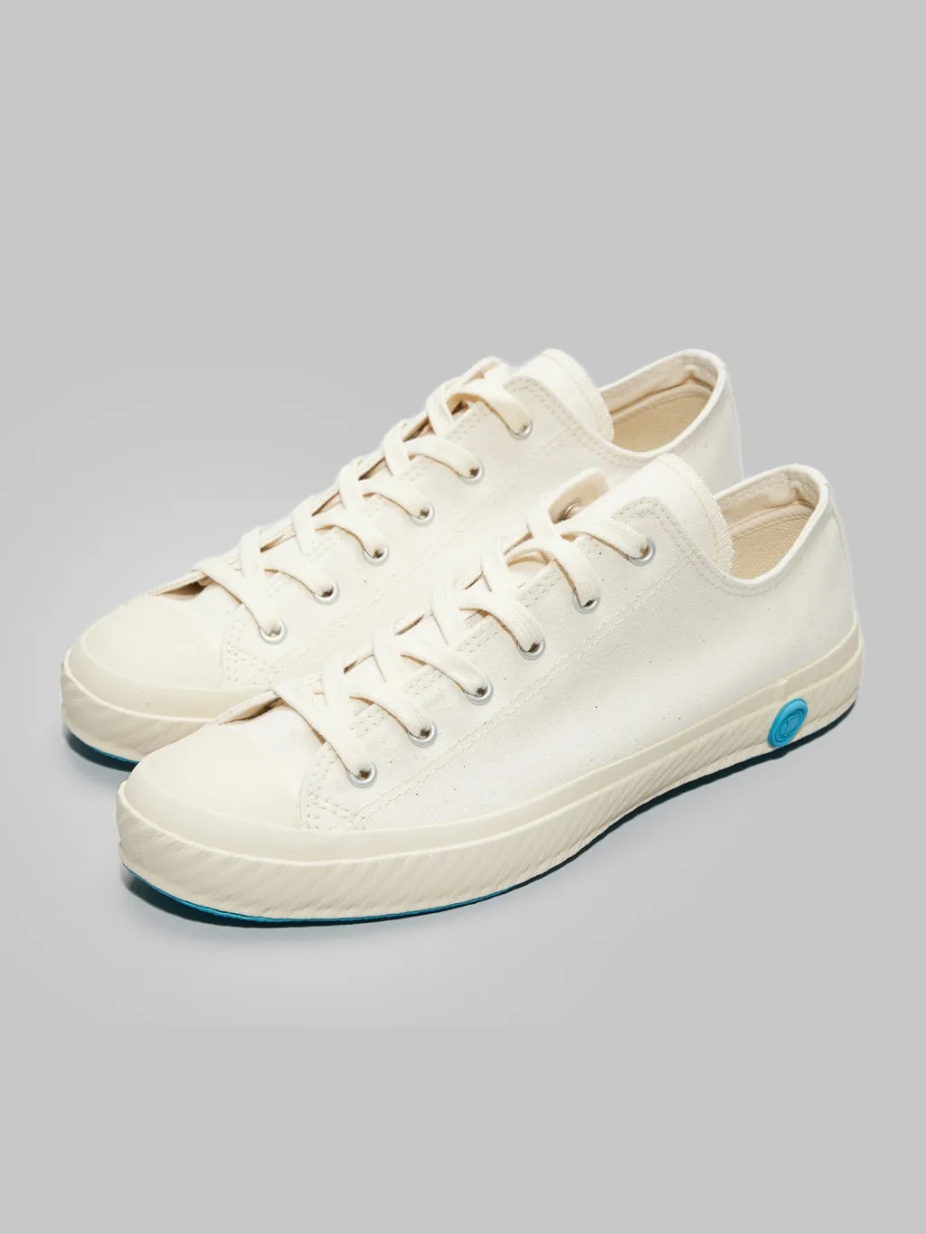 White Shoes Like Pottery Low Sneaker