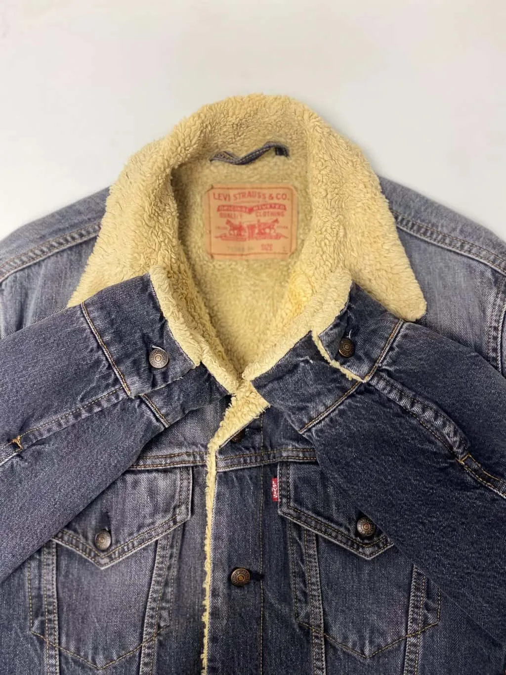 Vintage Grey Denim Sherpa Trucker Jacket by Levis for Men - Medium