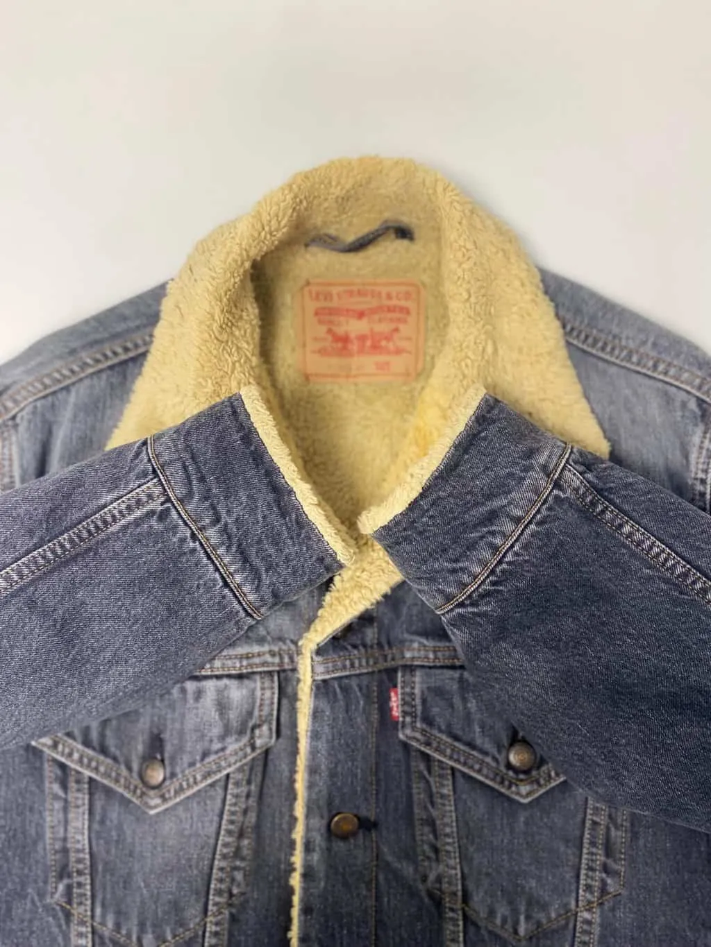 Vintage Grey Denim Sherpa Trucker Jacket by Levis for Men - Medium