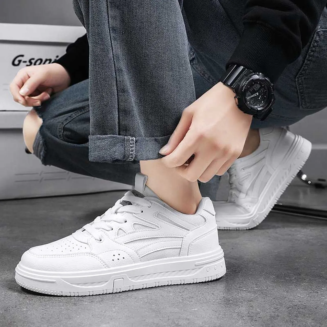 White Casual Shoe Sneaker with Splicing Detail